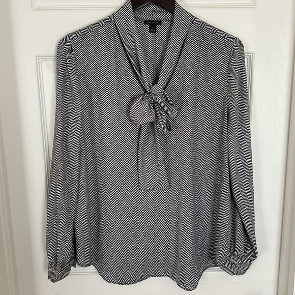 Ann Taylor Tops - Ann Taylor Black White Long Sleeve Blouse